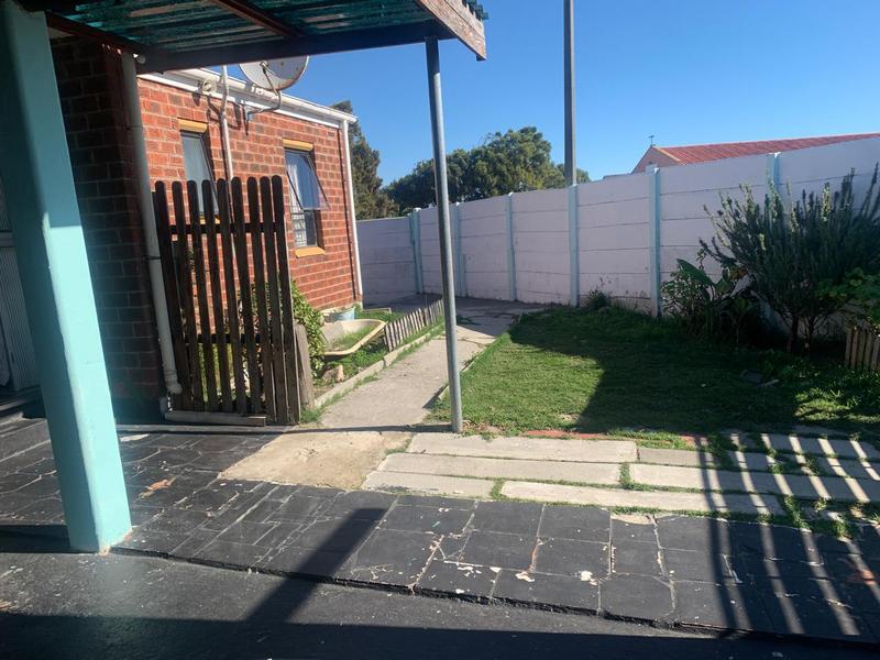 3 Bedroom Property for Sale in Lentegeur Western Cape